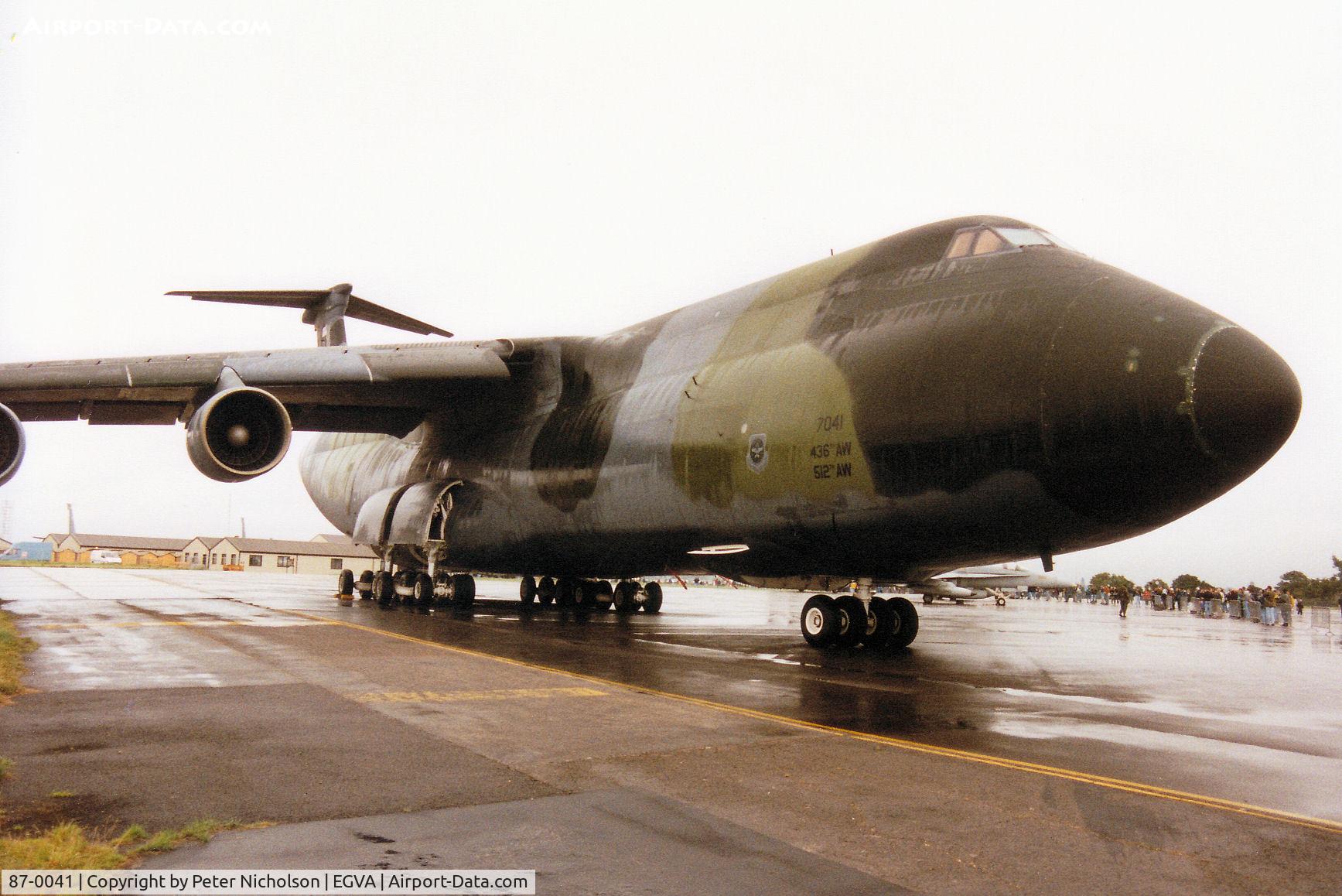 87-0041, 1987 Lockheed C-5B Galaxy C/N 500-0127, C-5B Galaxy, callsign Reach 70041, of the 436th Airlift Wing at Dover AFB on display at the 1993 Intnl Air Tattoo at RAF Fairford.