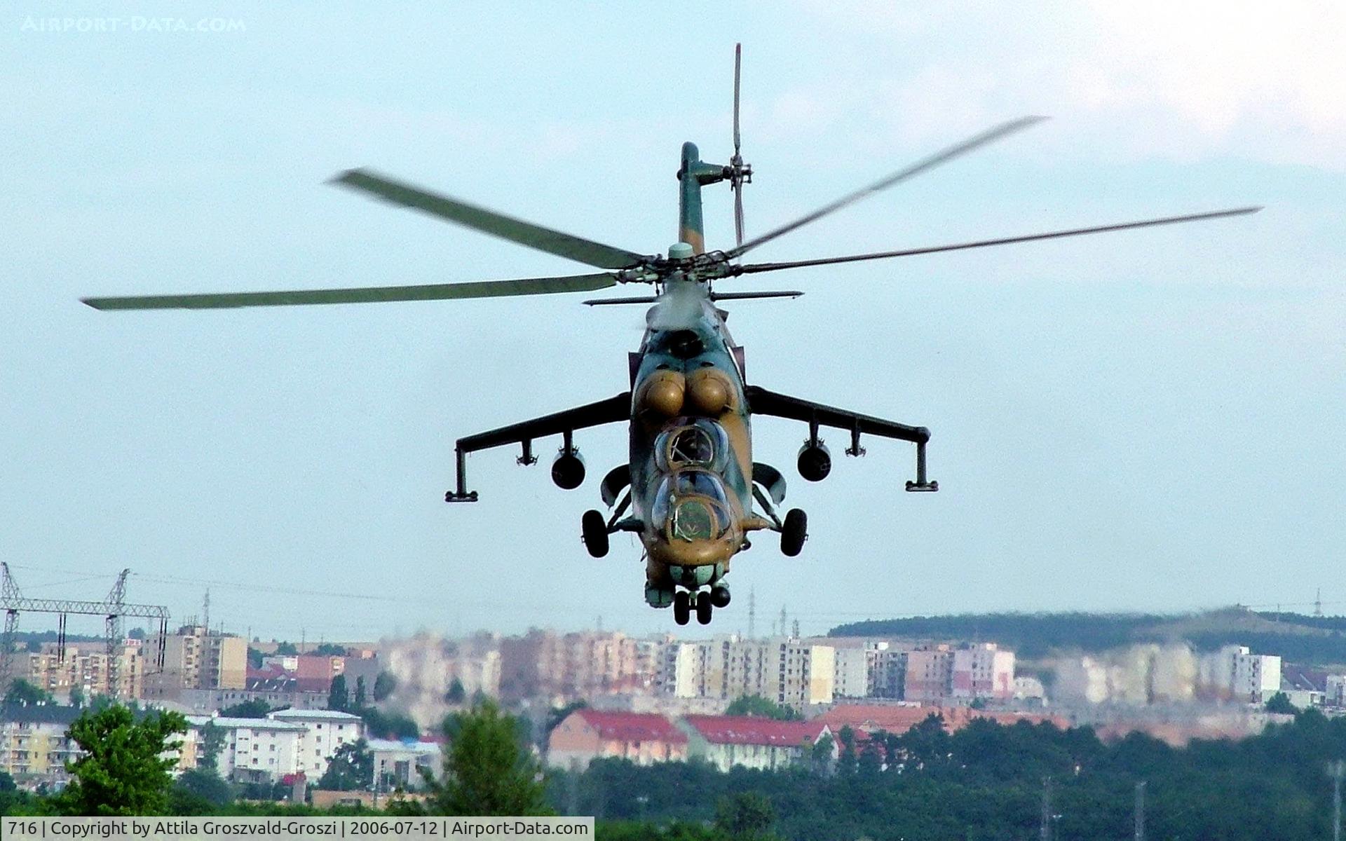 716, Mil Mi-24V Hind E C/N 220716, Veszprém, Jutas-Ujmajor. The Hungarian airforce is his practising base.