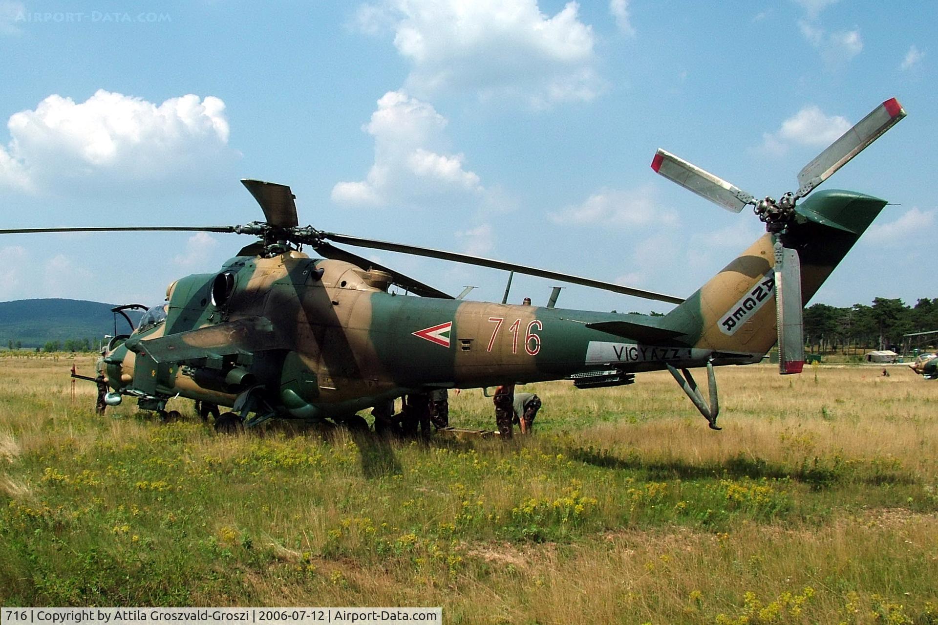 716, Mil Mi-24V Hind E C/N 220716, Veszprém, Jutas-Ujmajor. The Hungarian airforce is his practising base.
