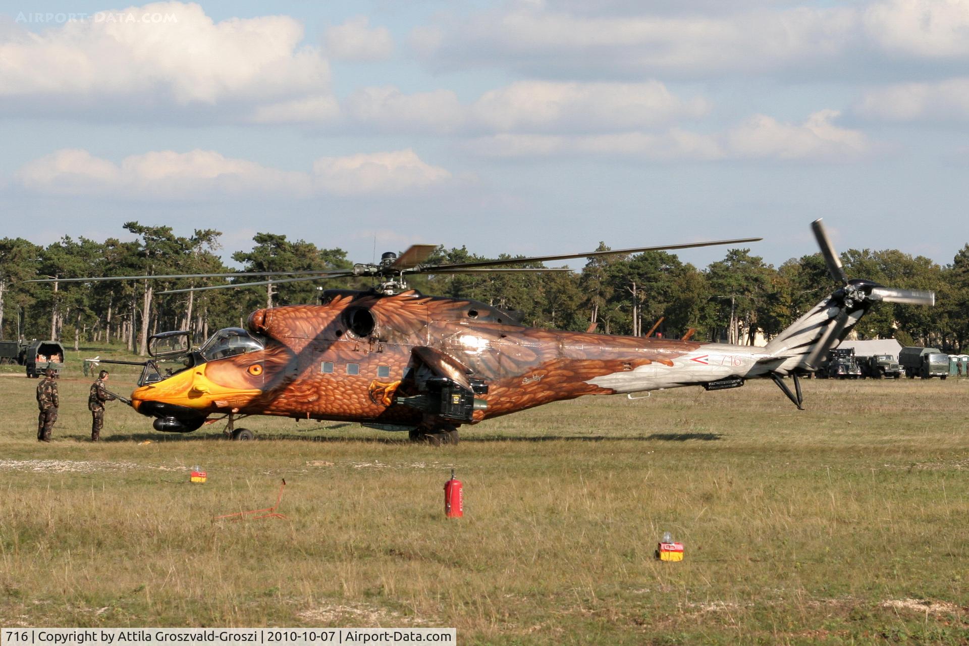 716, Mil Mi-24V Hind E C/N 220716, Veszprém, Jutas-Ujmajor. The Hungarian airforce is his practising base.