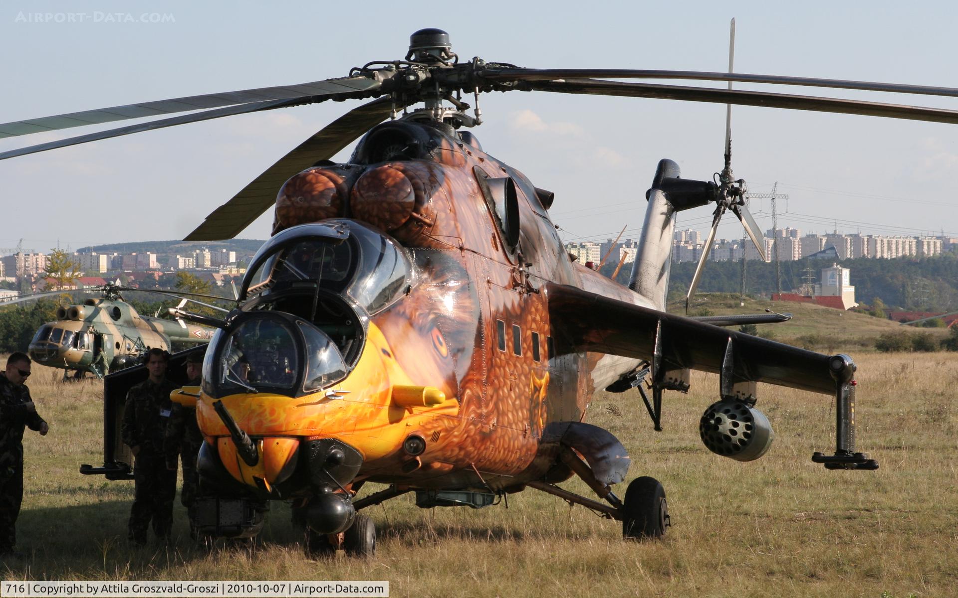 716, Mil Mi-24V Hind E C/N 220716, Veszprém, Jutas-Ujmajor. The Hungarian airforce is his practising base.