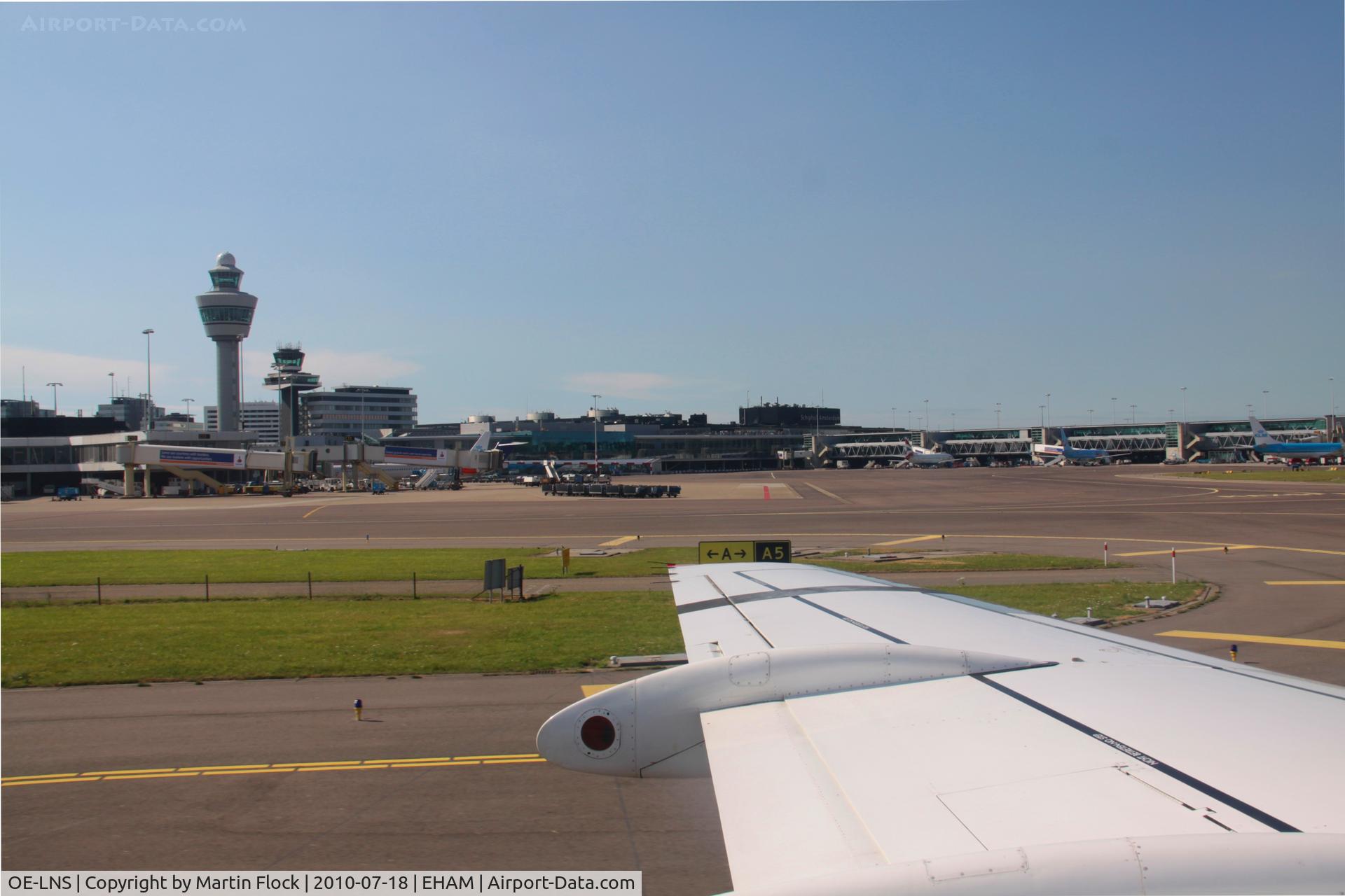 OE-LNS, 2005 Boeing 737-8Z9 C/N 34262, .
