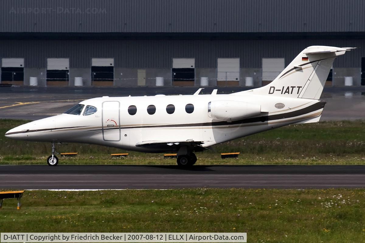 D-IATT, 2002 Raytheon 390 Premier I C/N RB-48, departure via RW24