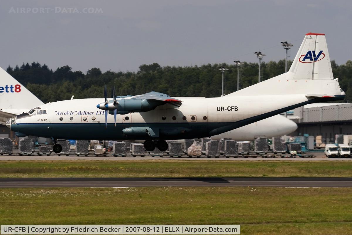 UR-CFB, Antonov An-12BP C/N 8343402, moments prior touchdown