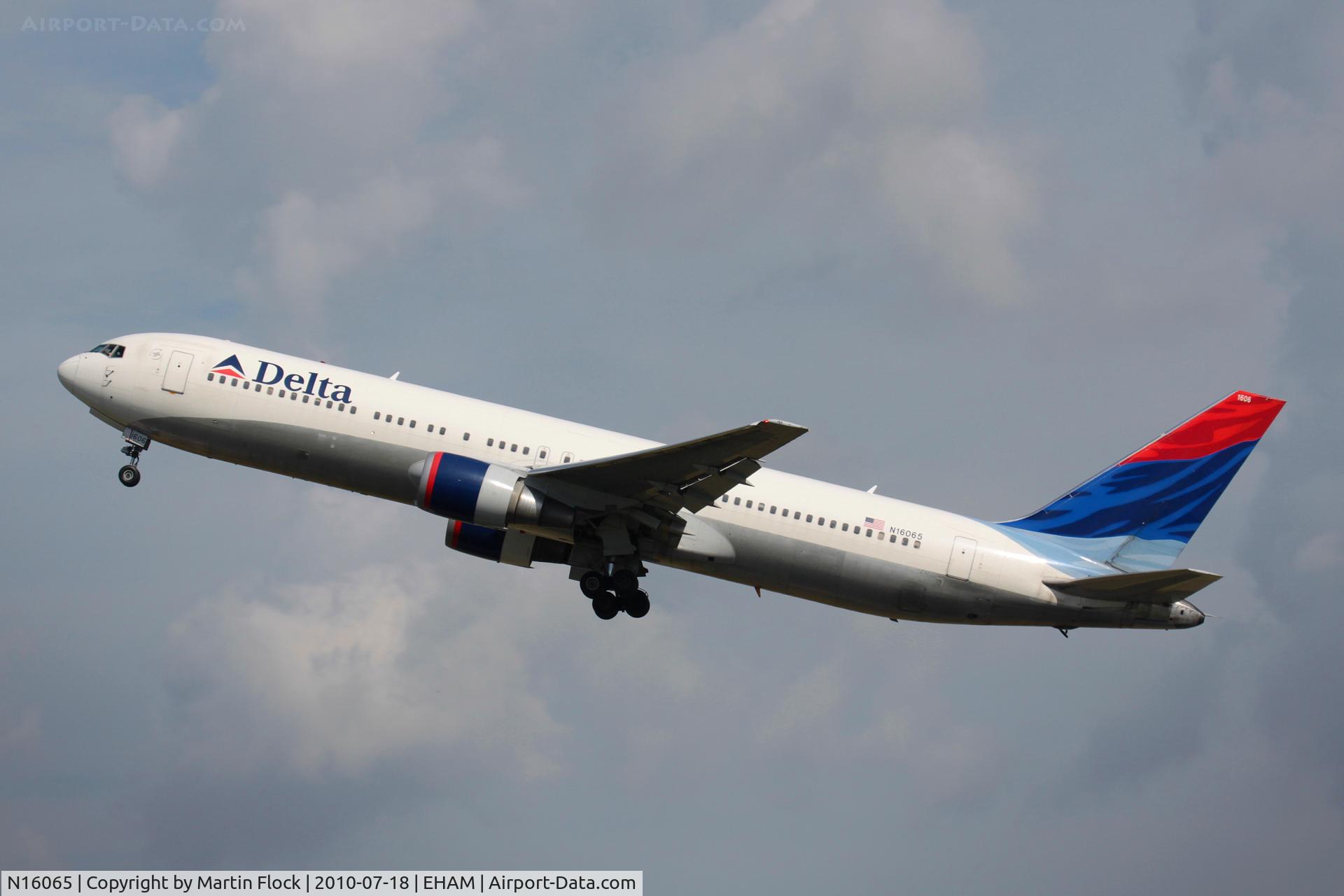 N16065, 1999 Boeing 767-332 C/N 30199, .