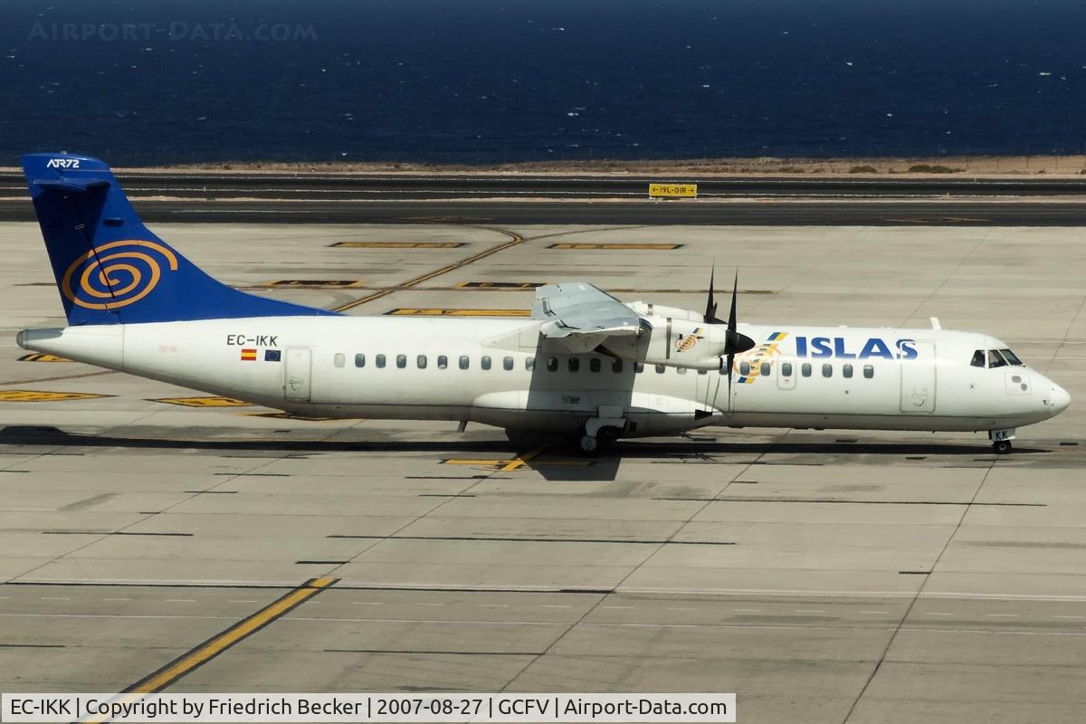 EC-IKK, 1990 ATR 72-201 C/N 198, taxying to the active