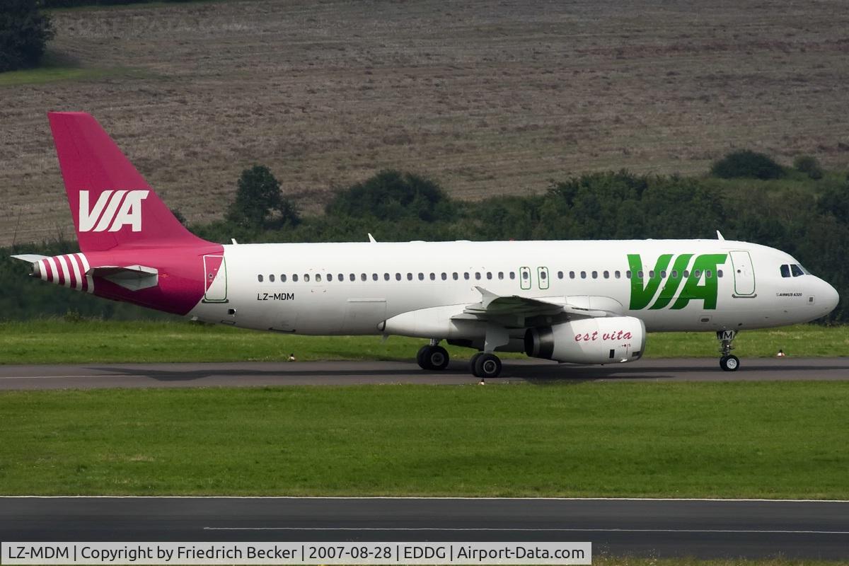 LZ-MDM, 2006 Airbus A320-214 C/N 2804, taxying to the gate