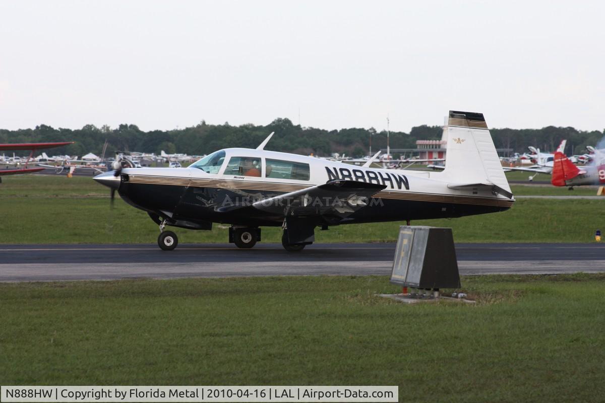 N888HW, 1981 Mooney M20K C/N 25-0590, M20K