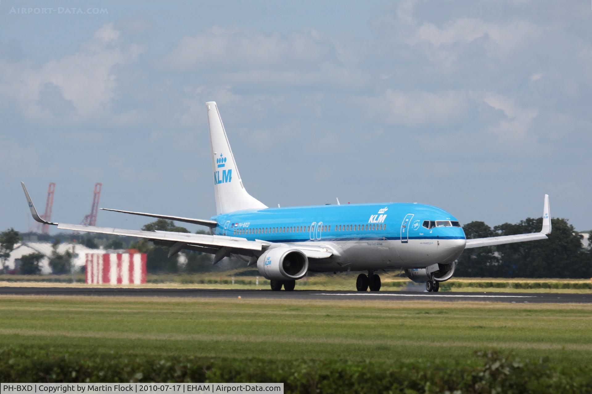 PH-BXD, 1999 Boeing 737-8K2 C/N 29134, .