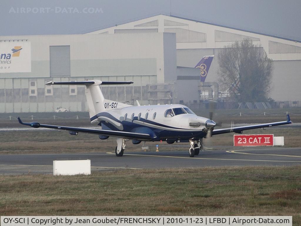 OY-SCI, 2003 Pilatus PC-12/45 C/N 496, au roulage