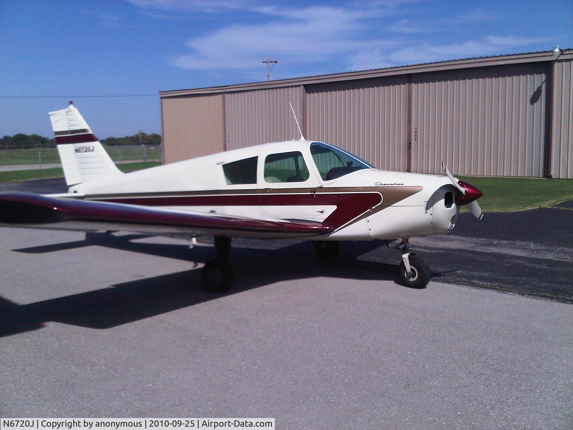 N6720J, 1968 Piper PA-28-140 C/N 28-24424, Wheel Pants removed for soft field training