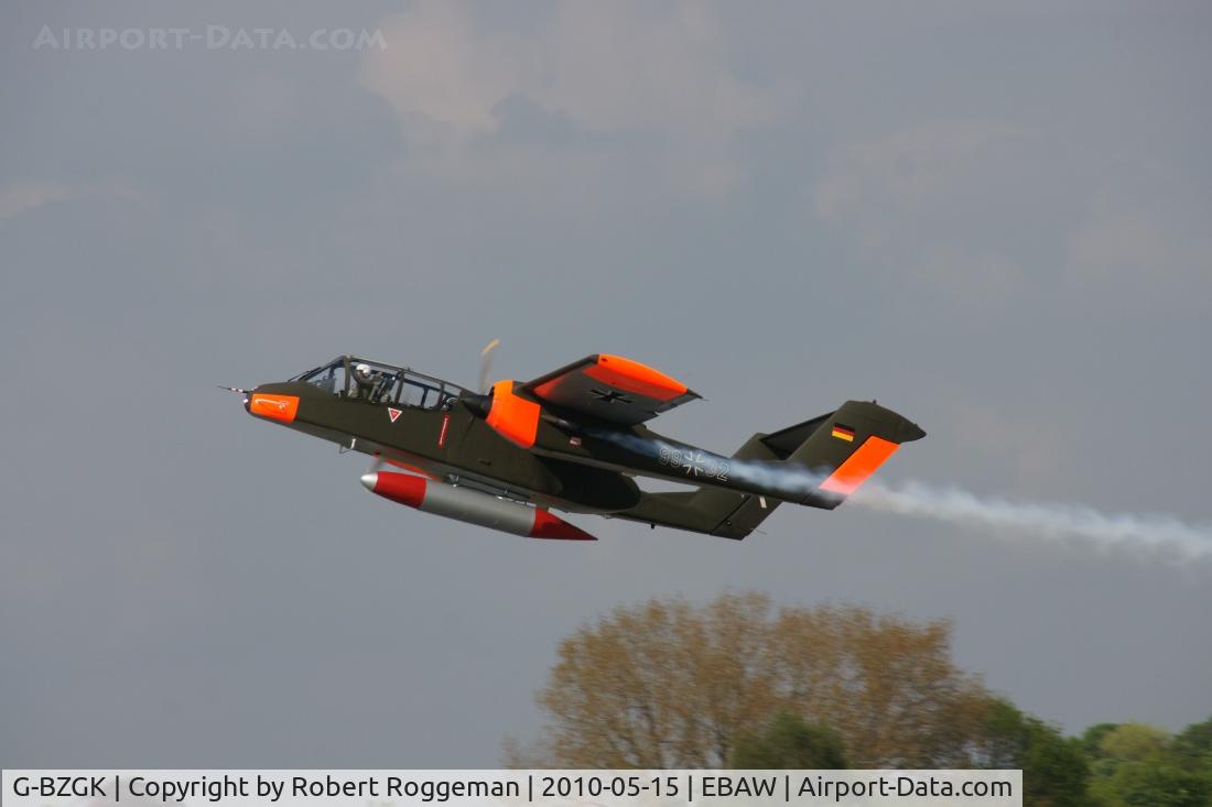 G-BZGK, 1971 North American OV-10B Bronco C/N 338-17, Departing