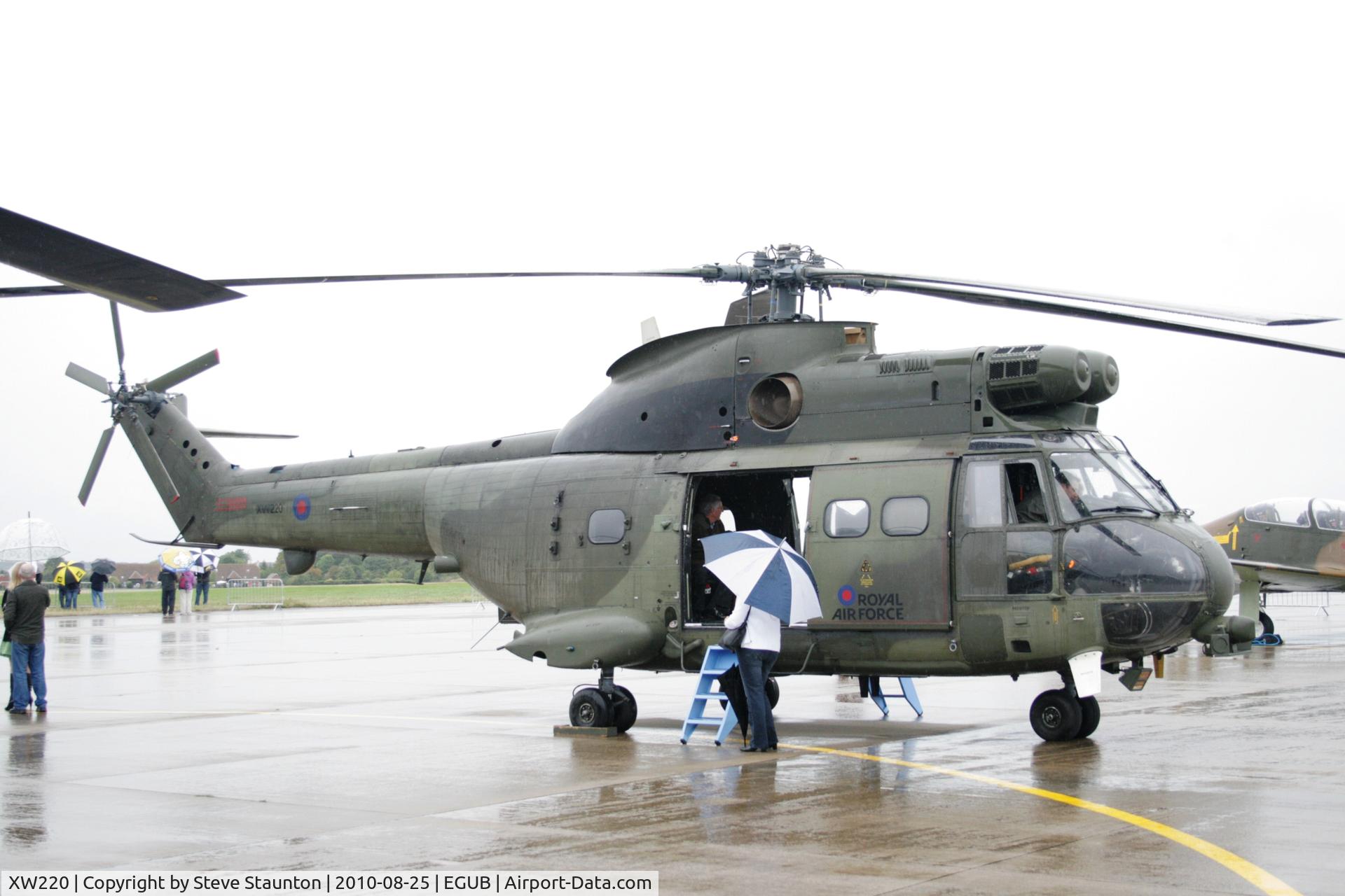 XW220, 1971 Westland Puma HC.1 C/N 1148, Taken at RAF Benson Families Day (in the pouring rain) August 2010.