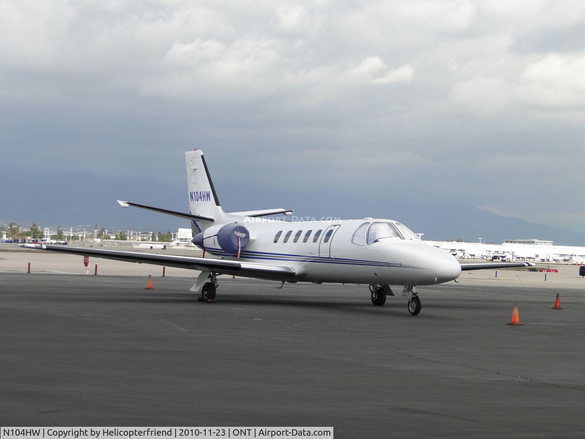 N104HW, 1987 Cessna 550 C/N 550-0555, Cockpit & Engines covered and parked on the southside
