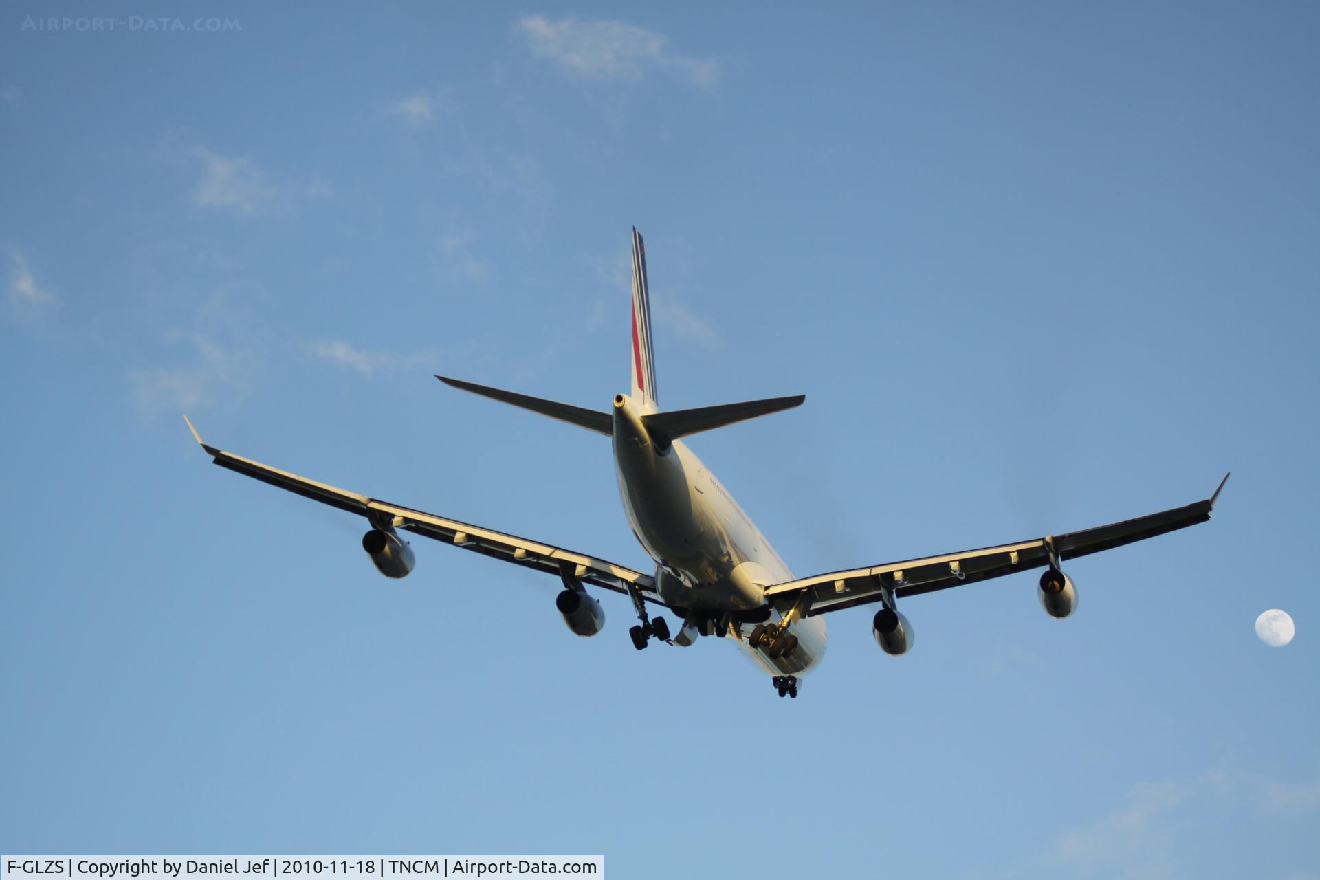 F-GLZS, 1999 Airbus A340-313X C/N 310, Air France departing TNCM