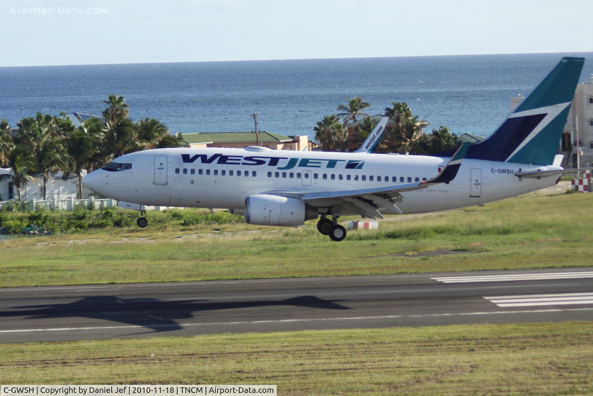 C-GWSH, 2002 Boeing 737-76N C/N 29886, West Jet C-GWSH landing at TNCM
