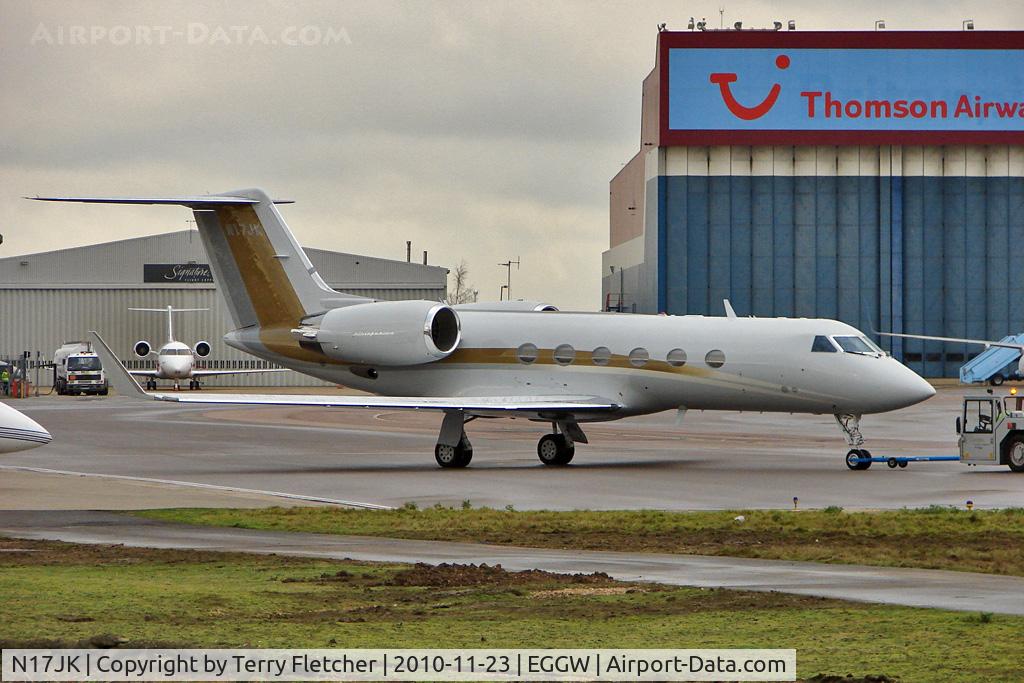 N17JK, 1994 Gulfstream Aerospace G-IV C/N 1235, 1994 Gulfstream Aerospace G-IV, c/n: 1235 at Luton