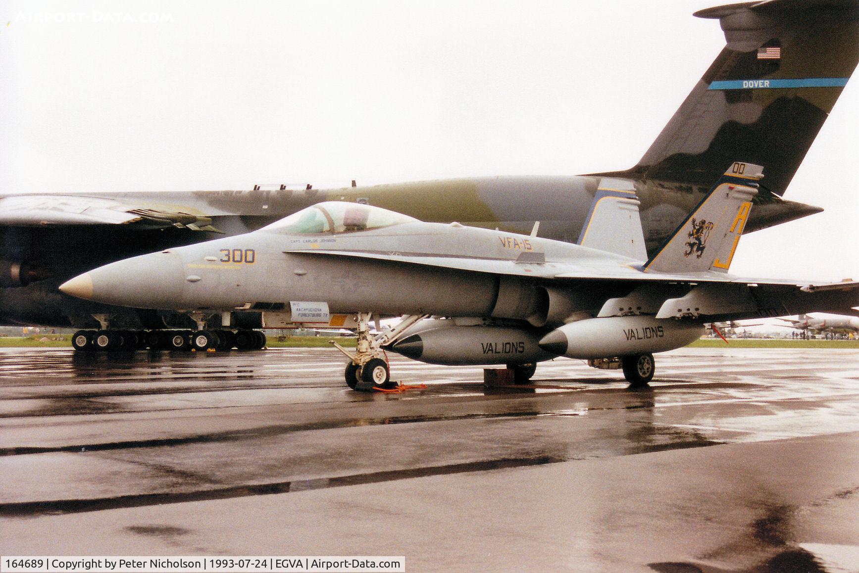 164689, McDonnell Douglas F/A-18C Hornet C/N 1122/C300, Another view of the VFA-15 F/A-18C Hornet on display at the 1993 Intnl Air Tattoo at RAF Fairford.