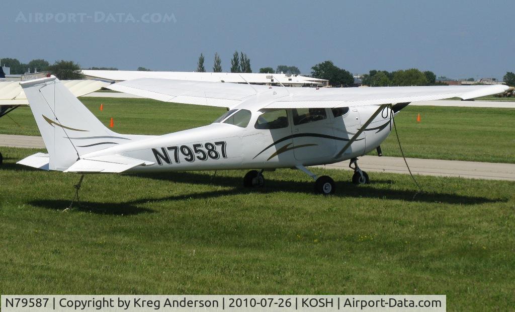 N79587, 1969 Cessna 172K Skyhawk C/N 17258198, EAA AirVenture 2010