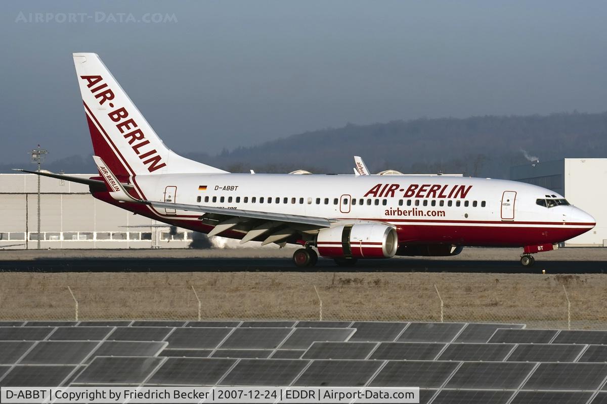 D-ABBT, 2001 Boeing 737-76N C/N 32582, decelerating after touchdown