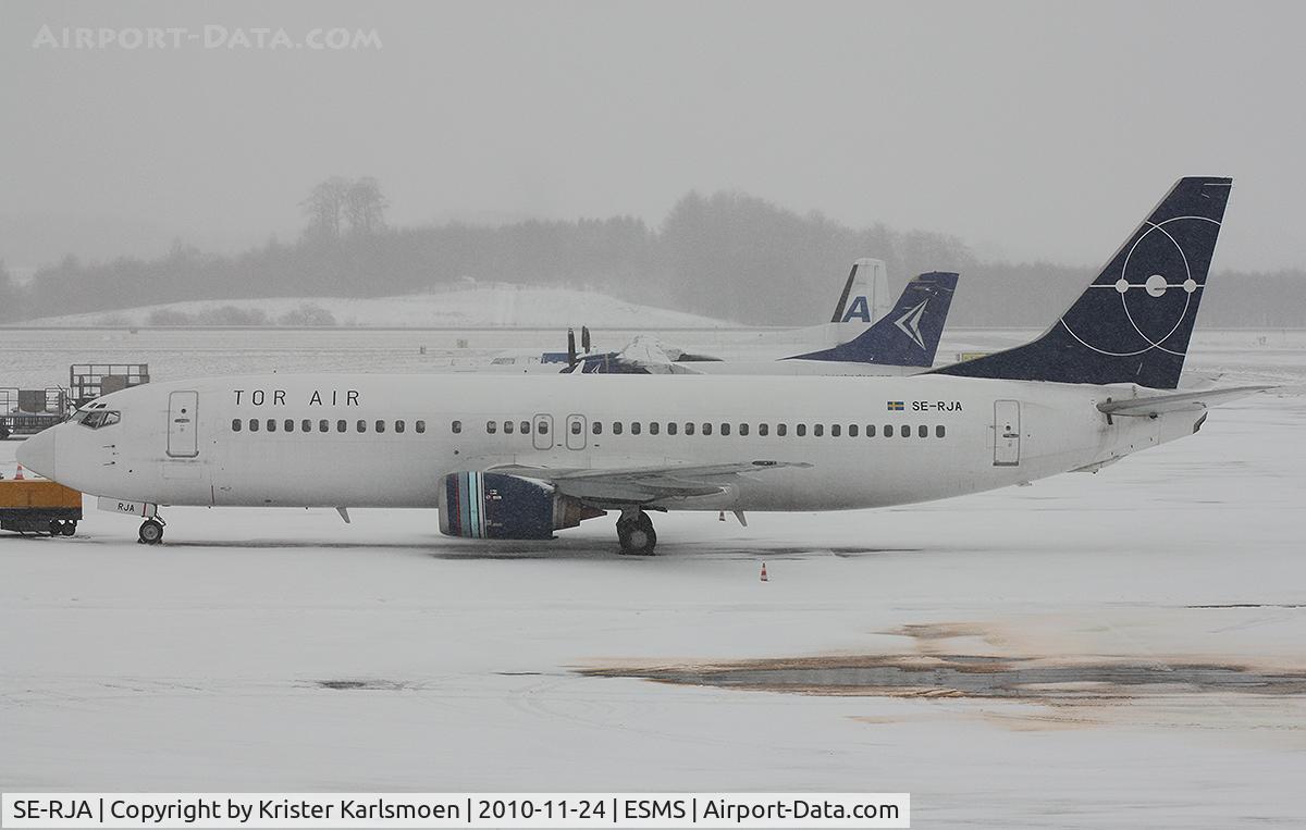 SE-RJA, 1994 Boeing 737-4Q8 C/N 26302, Heavy snow in Malmö.