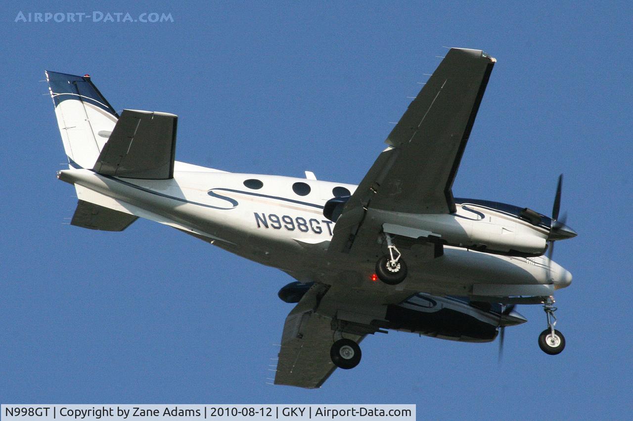 N998GT, 2008 Hawker Beechcraft C90GTI King Air C/N LJ-1892, Arriving at Arlington Municipal Airport - Arlington, TX