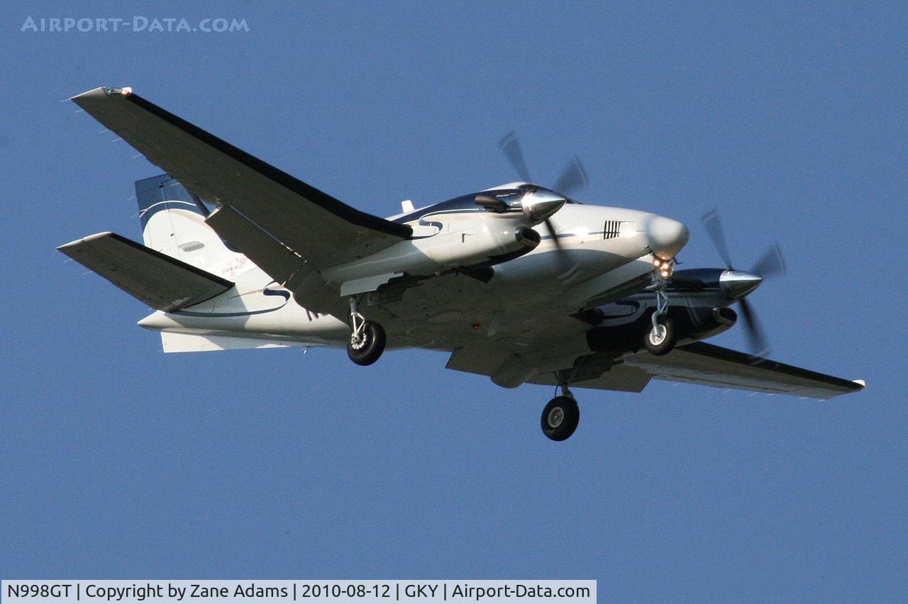 N998GT, 2008 Hawker Beechcraft C90GTI King Air C/N LJ-1892, Arriving at Arlington Municipal Airport - Arlington, TX
