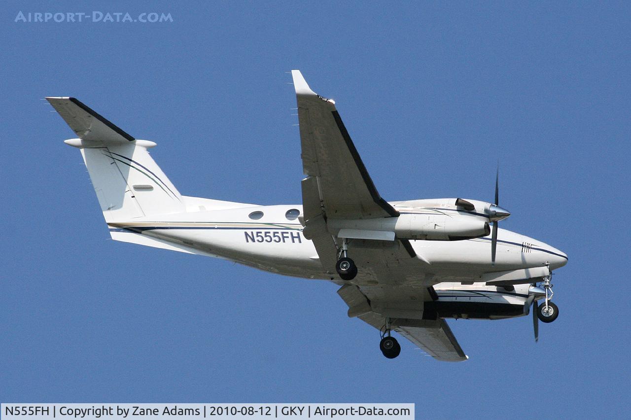 N555FH, 1990 Beech 300 C/N FA-213, Arriving at Arlington Municipal Airport - Arlington, TX