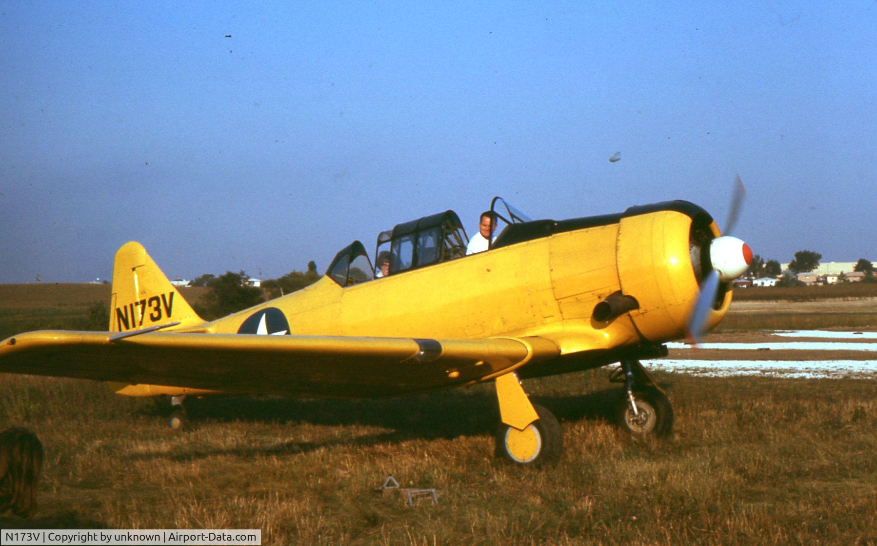 N173V, 1943 North American SNJ-4 Texan C/N 88-13779, n173v prepares for takeoff, late 1960's, early 1970's .