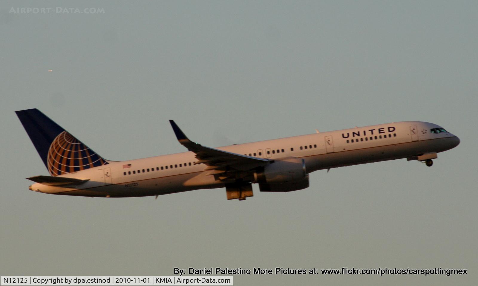 N12125, 1998 Boeing 757-224 C/N 28967, Positive rate, gear up!