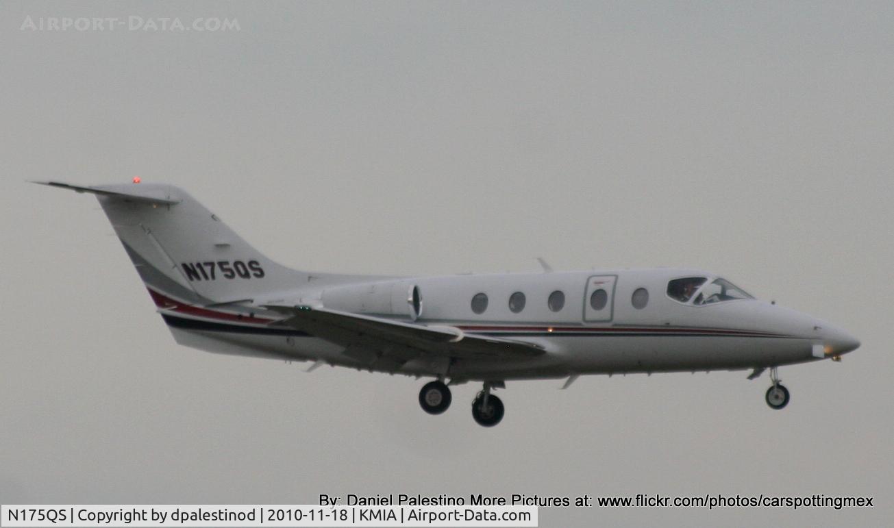 N175QS, 2008 Hawker Beechcraft 400A Beechjet C/N RK-574, Landing at Miami International.