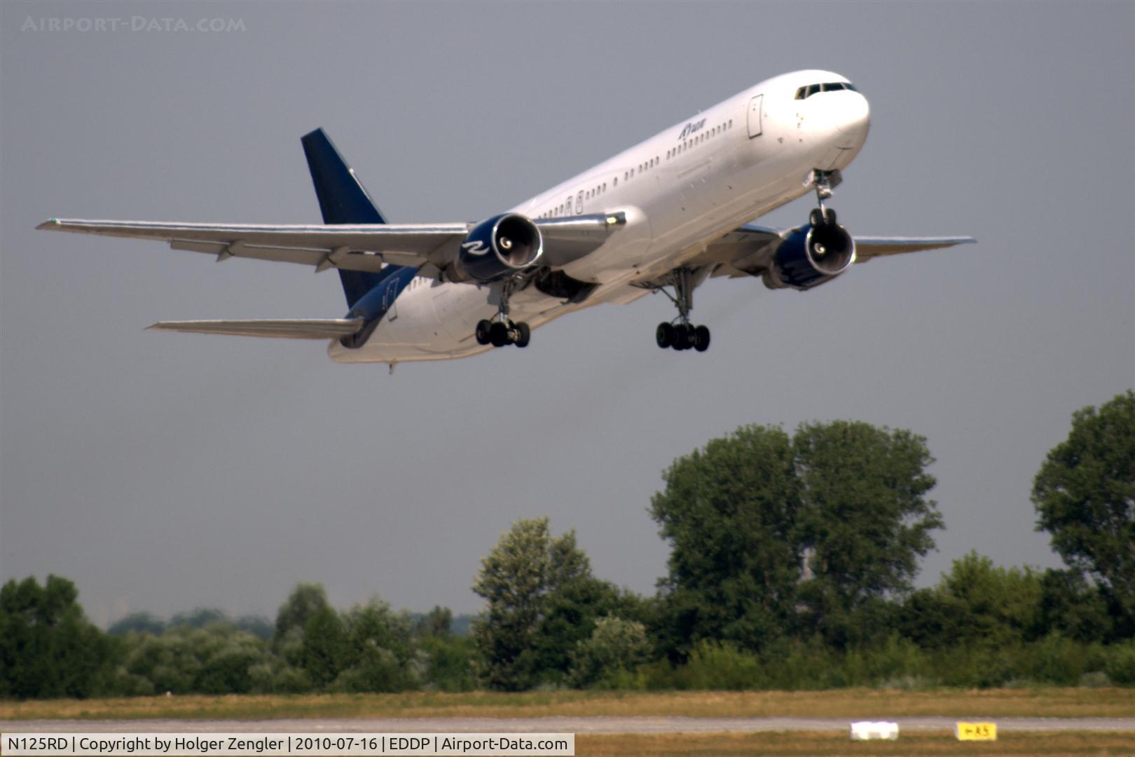 N125RD, 1990 Boeing 767-383/ER C/N 24849, Todays choice is rwy 08L. Eastern winds will bring them back home afap.