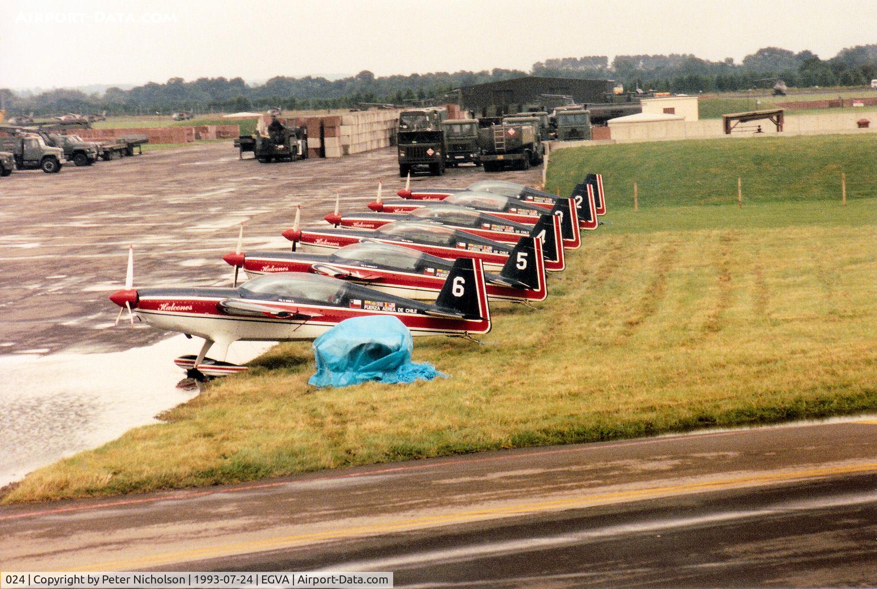 024, 1994 Extra EA-300S C/N 024, Los Halcones aerobatic display team of the Chilean Air Force on the flight-line at the 1993 Intnl Air Tattoo at RAF Fairford.