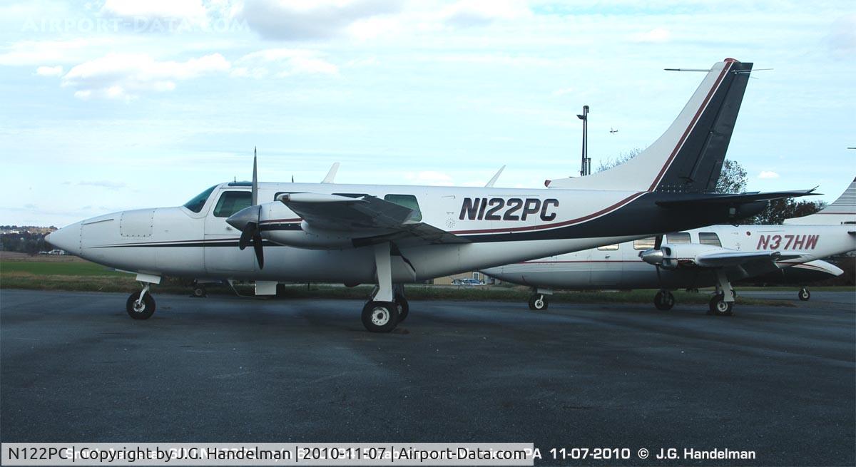 N122PC, 1969 Smith Aerostar 600 C/N 60-0034, early evening image