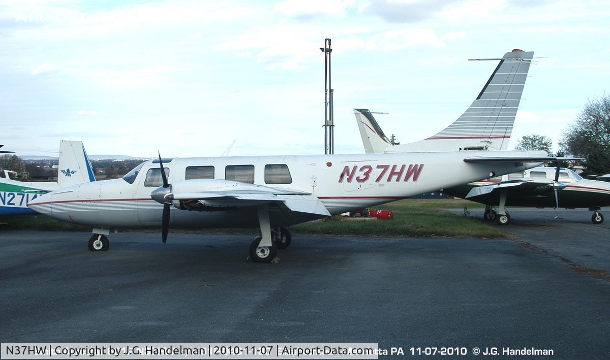 N37HW, 1977 Smith Aerostar 601P C/N 61P-0461-180, at Elizabethtown-Marietta PA  airport