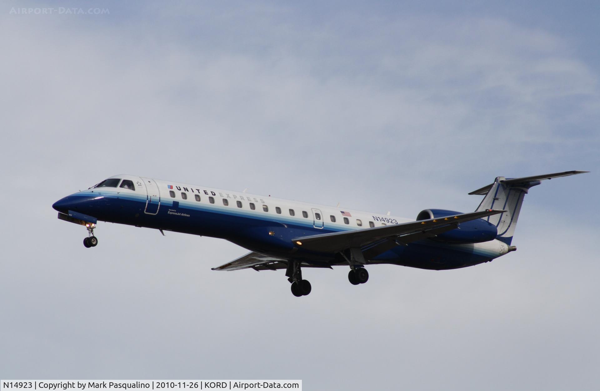 N14923, 2000 Embraer ERJ-145LR (EMB-145LR) C/N 145318, EMB-145LR