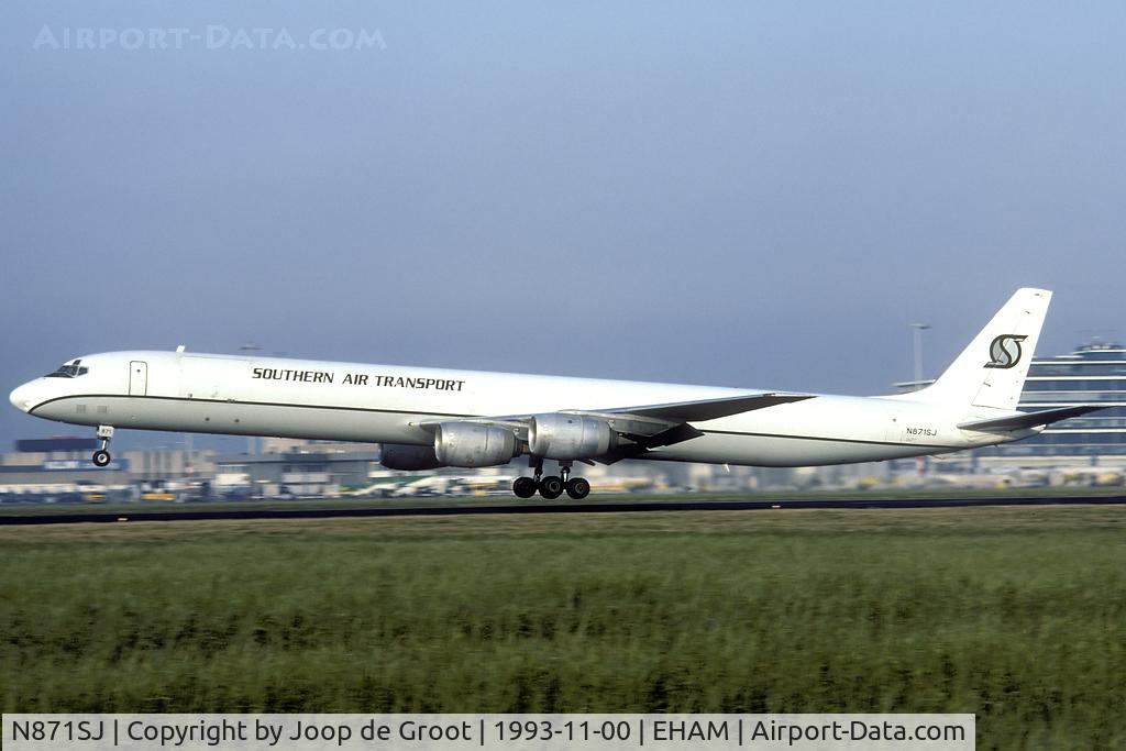 N871SJ, 1968 McDonnell Douglas DC-8-71F C/N 45977, This DC-8 was just briefly in service with SAT.