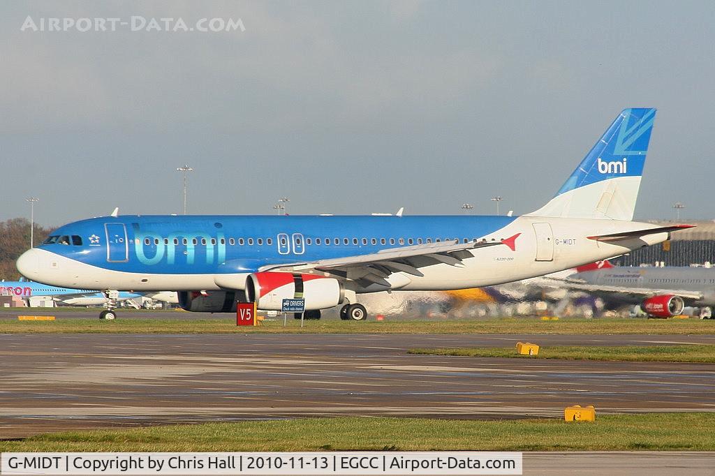 G-MIDT, 2001 Airbus A320-232 C/N 1418, BMI