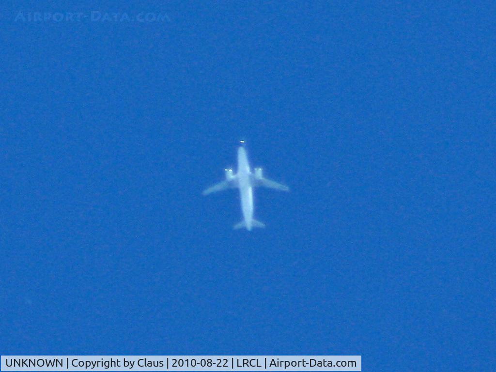UNKNOWN, Contrails Various C/N Unknown, [EOS 450D / Tamrom 70-300 Maximum Zoom+Crop]