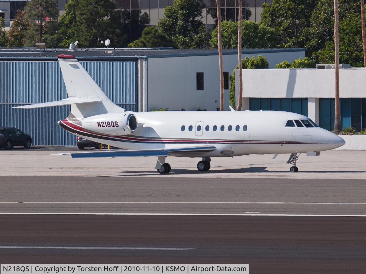 N218QS, 2000 Dassault Falcon 2000 C/N 118, N218QS taxiing