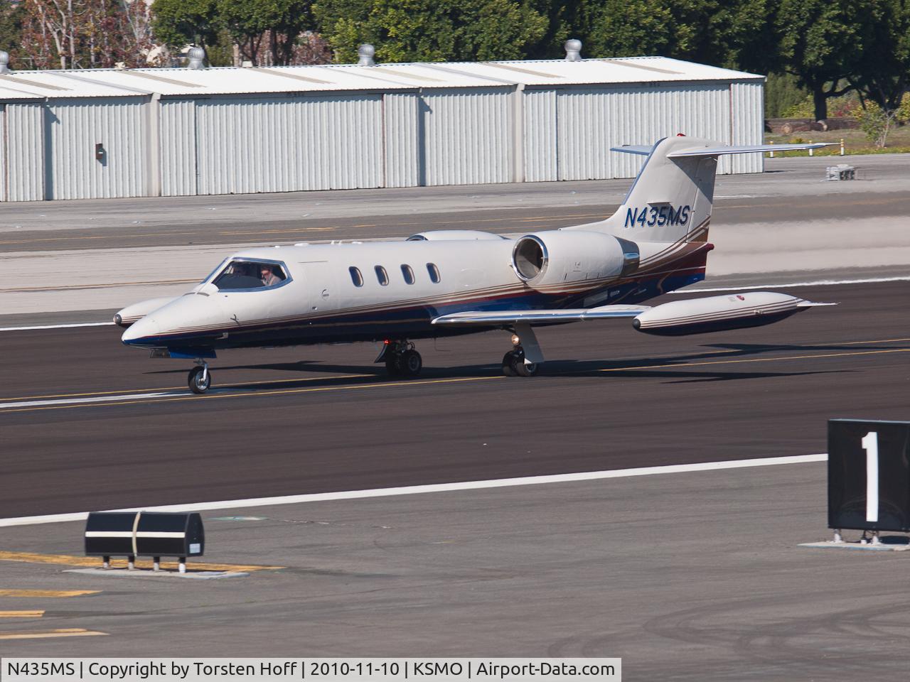 N435MS, 1978 Gates Learjet 35 C/N 054, N435MS departing from RWY 21