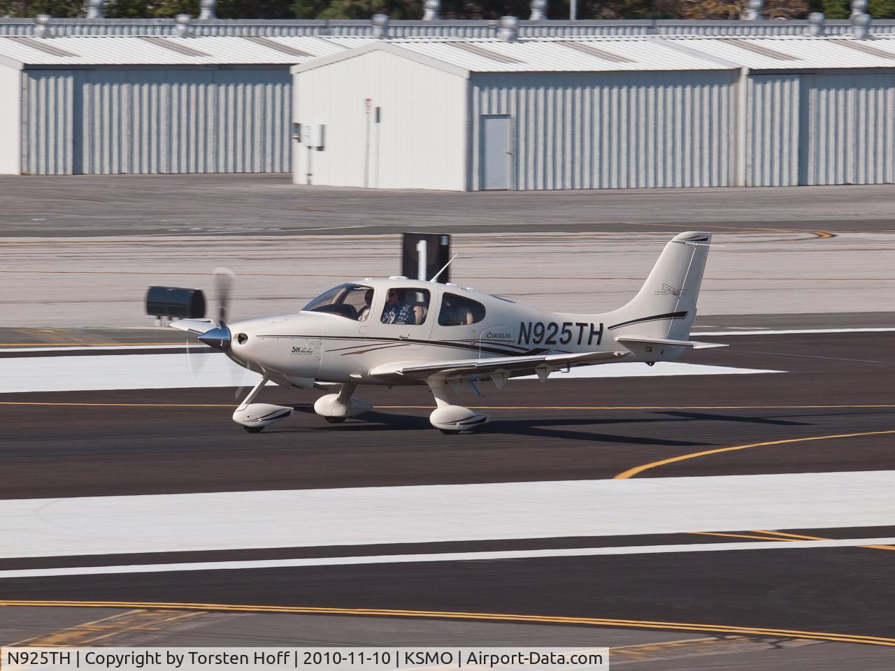 N925TH, 2003 Cirrus SR22 C/N 0707, N925TH departing from RWY 21