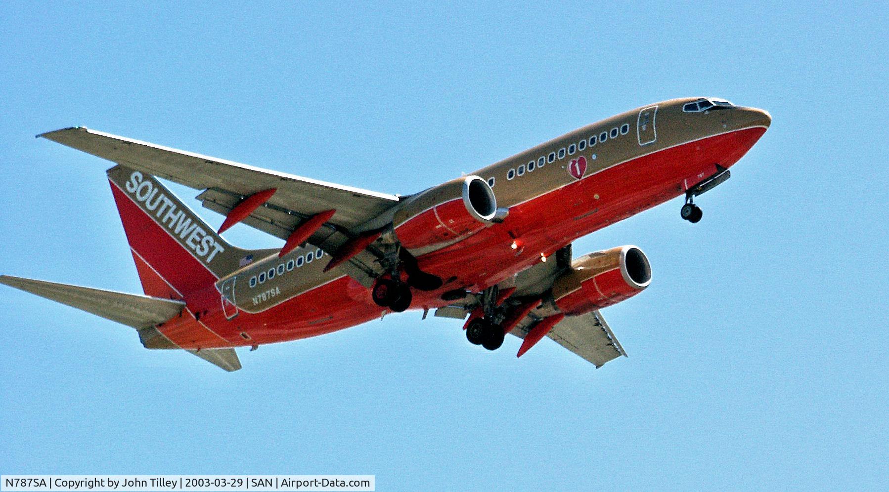 N787SA, 2000 Boeing 737-7H4 C/N 29812, Final approach to SAN
