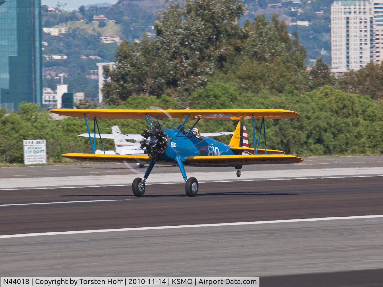 N44018, 1943 Boeing A75N1(PT17) C/N 75-4726, N44018 departing from RWY 21