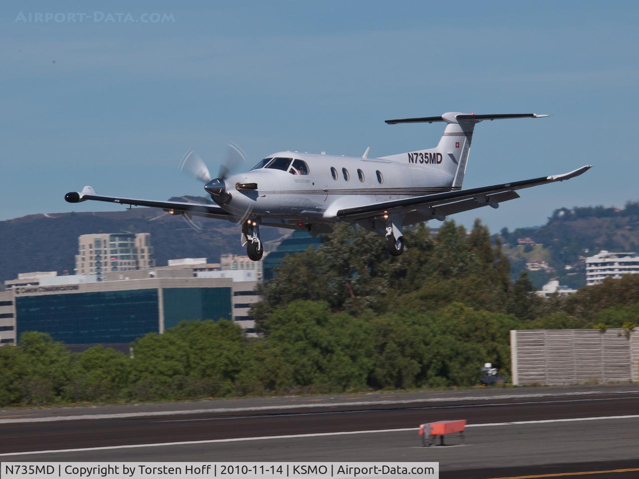 N735MD, 2006 Pilatus PC-12/47 C/N 735, N735MD arriving on RWY 21