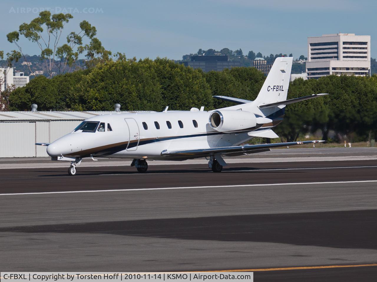 C-FBXL, 2002 Cessna 560XL C/N 560-5298, C-FBXL departing from RWY 21