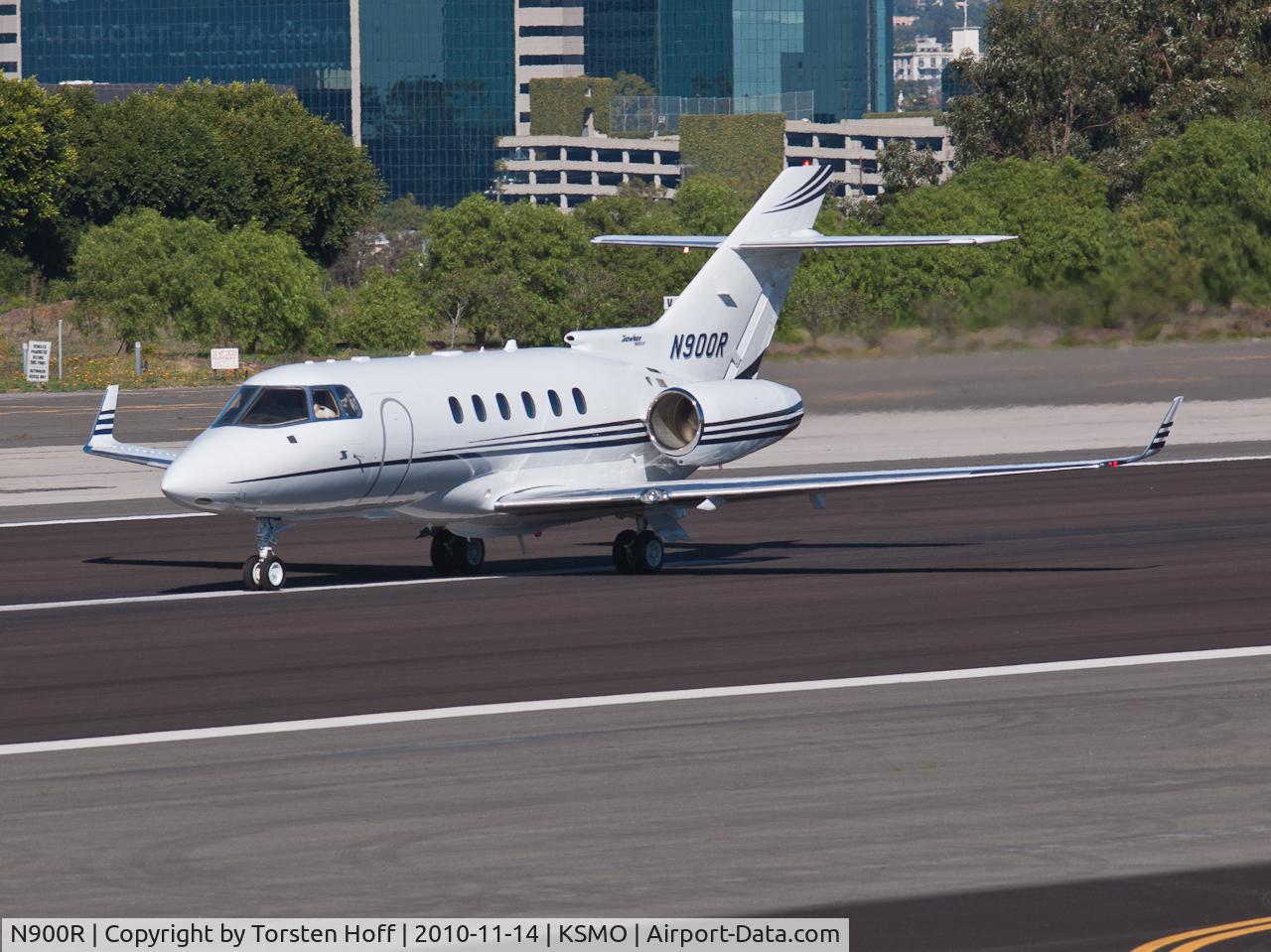 N900R, 2007 Hawker Beechcraft Corp HAWKER 900XP C/N HA-0013, N900R departing from RWY 21