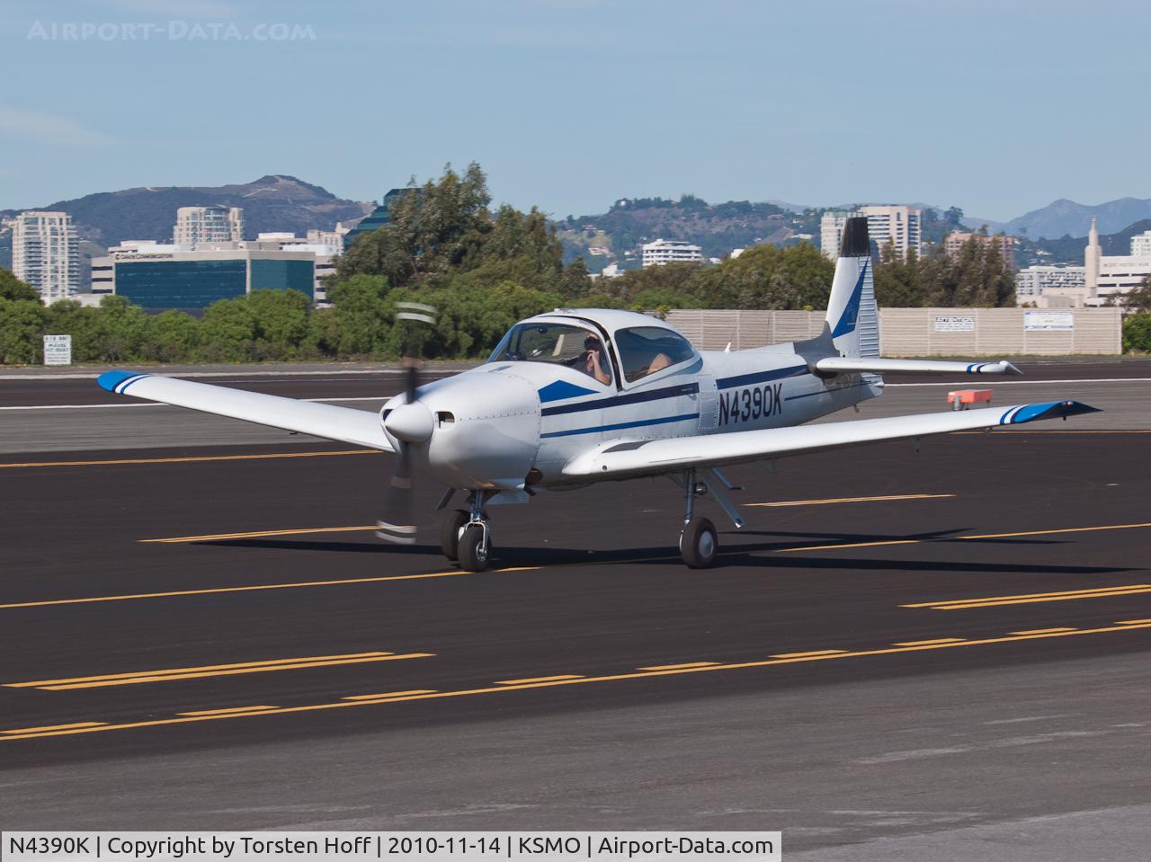 N4390K, 1948 Ryan Navion C/N NAV-4-1390, N4390K taxiing
