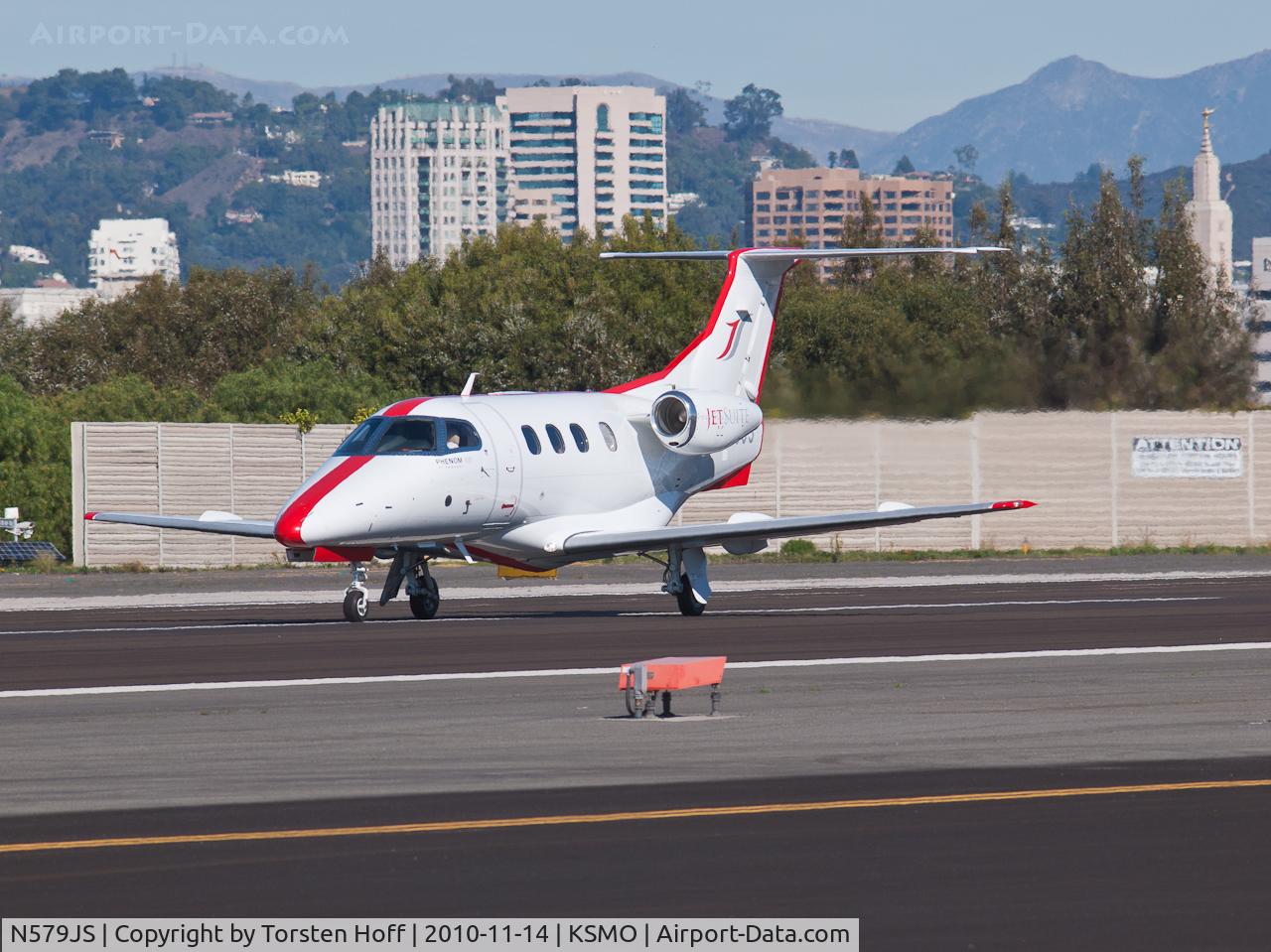 N579JS, 2009 Embraer EMB-500 Phenom 100 C/N 50000064, N579JS departing from RWY 21