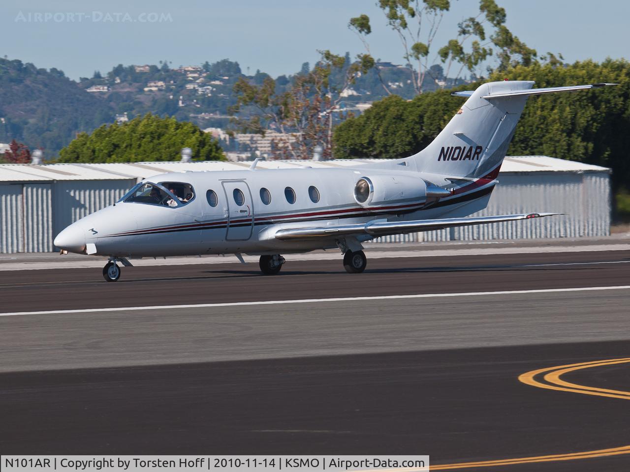 N101AR, 2008 Raytheon Beechjet 400A C/N RK-461, N101AR departing from RWY 21